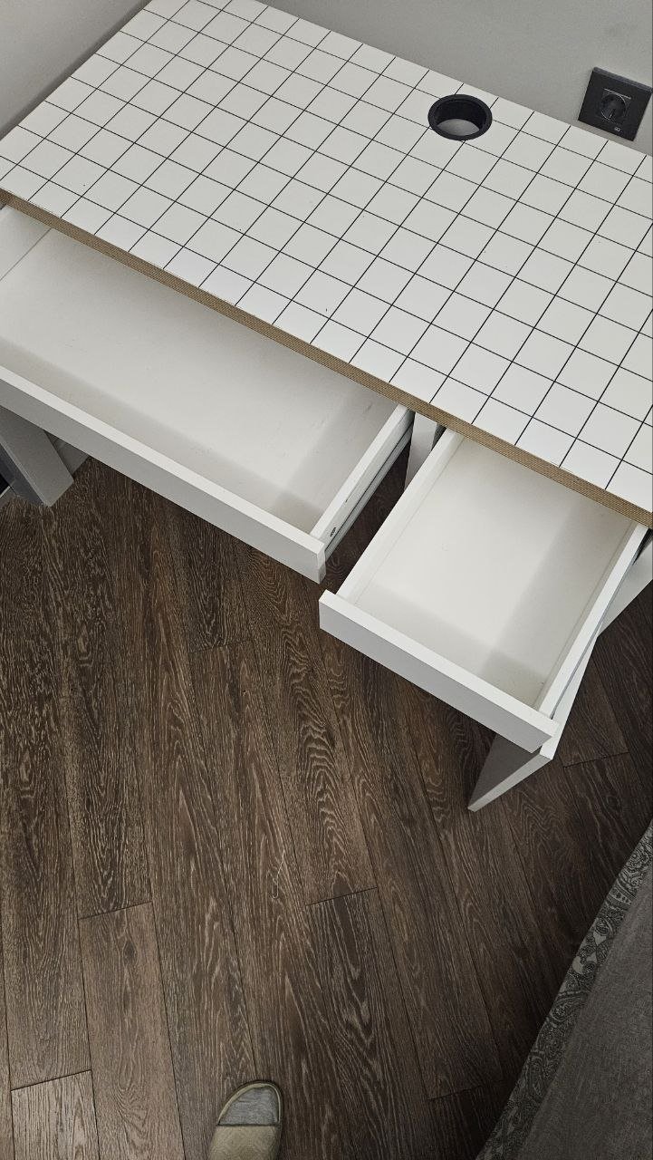 Escritorio IKEA MISKE 105x50 — excellent — Antalya, Turquía