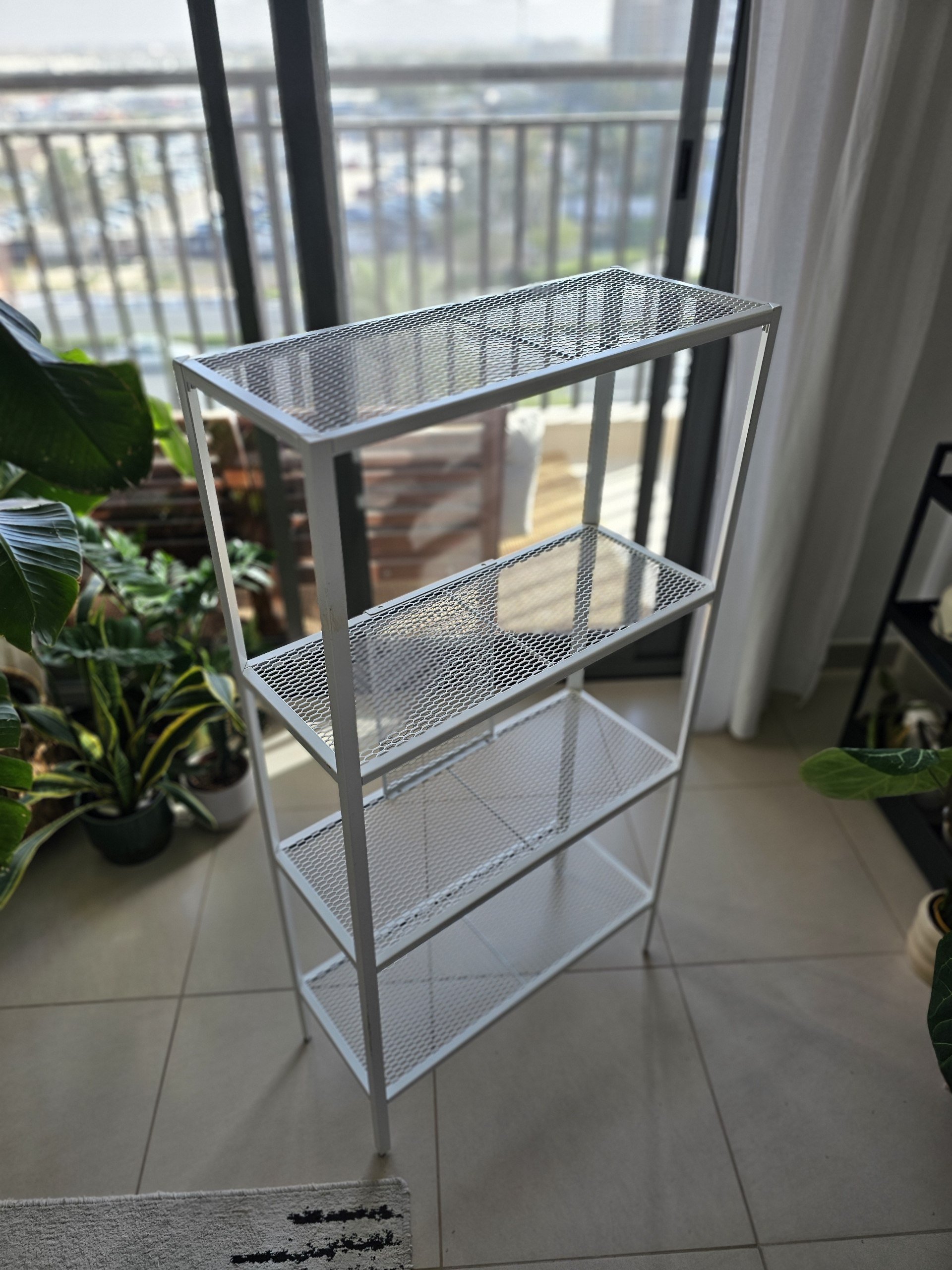 Стеллаж IKEA 40 AED — Дубай, ОАЭ Стеллаж IKEA 40 AED — Дубай, ОАЭ