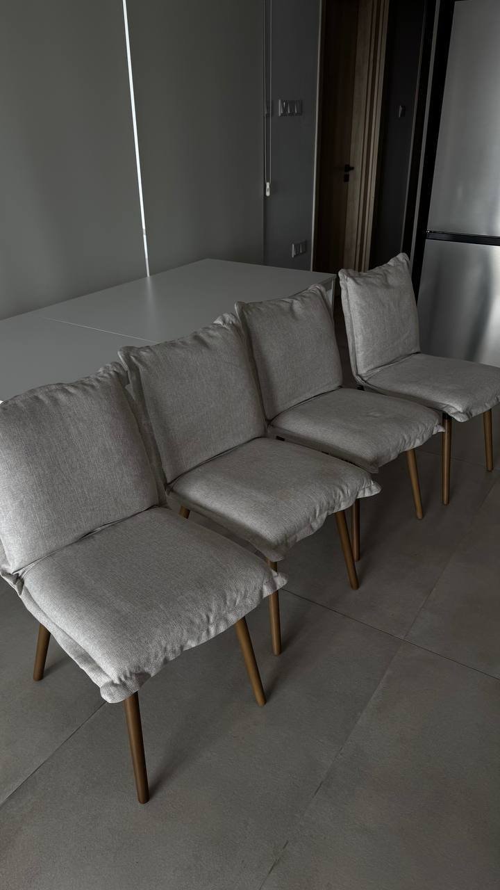 Mesa y 4 sillas IKEA, Limassol — Limasol, Chipre