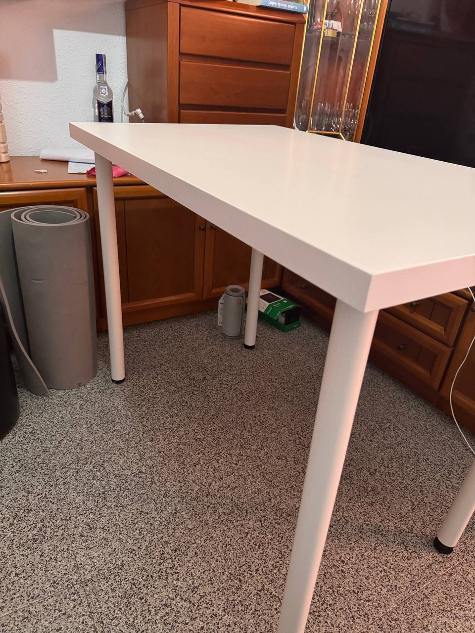 طاولة IKEA بحالة جديدة، 13€ — إسبانيا طاولة IKEA بحالة جديدة، 13€ — new — إسبانيا