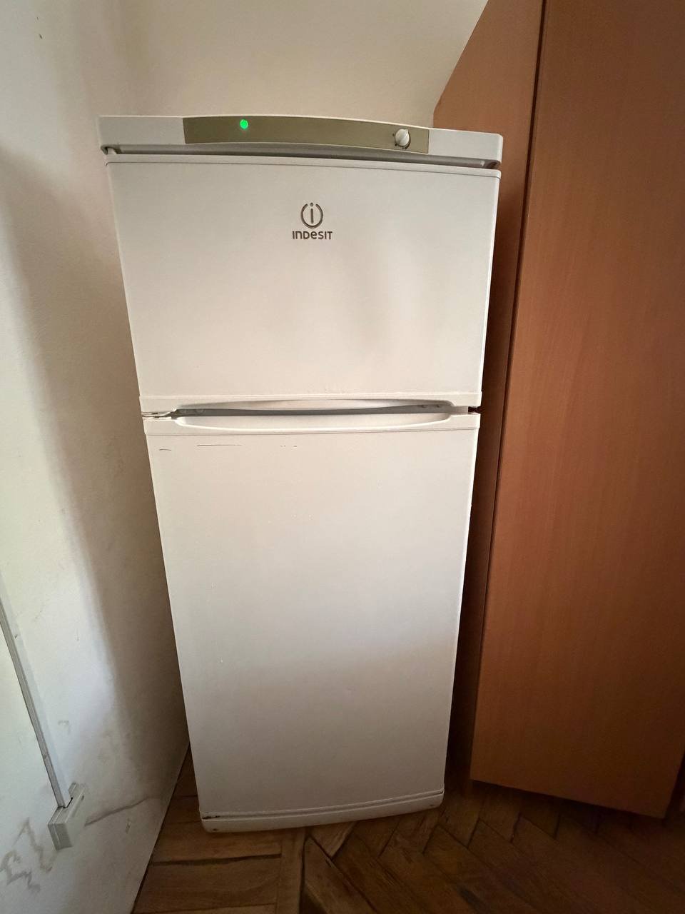 Холодильник Indesit, 23 — б/у — Санкт-Петербург, Россия