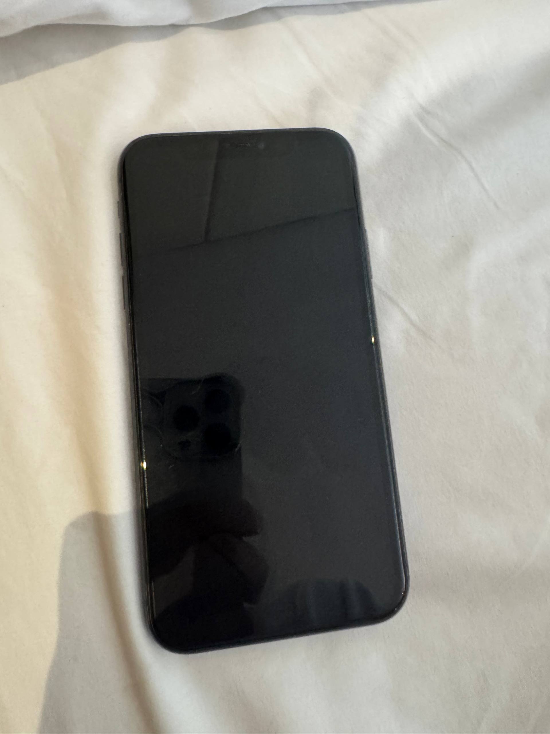 iPhone 11 Pro Max 2.5 mln IDR — como nuevo — Bali, Indonesia