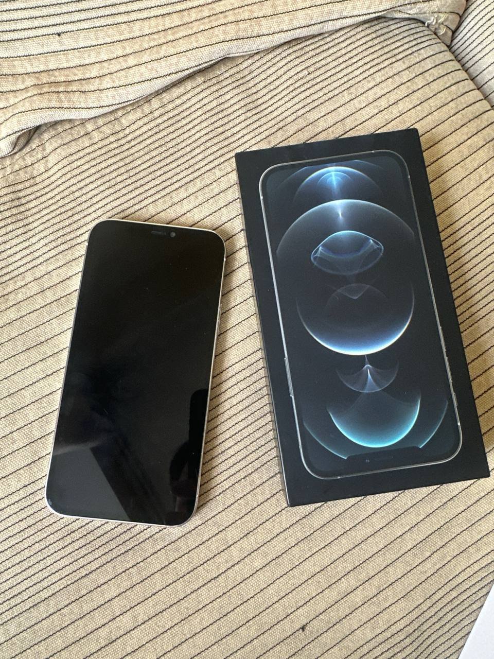 iPhone 12 Pro 128 ГБ белый, 91% батарея — б/у — Тбилиси, Грузия