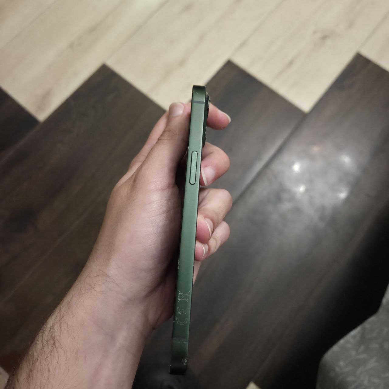 iPhone 13 128GB, batería 77%, negociable — Usado - bueno — Batumi, Georgia