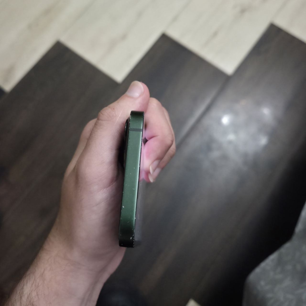 iPhone 13 128GB, batería 77%, negociable — Usado - bueno — Batumi, Georgia