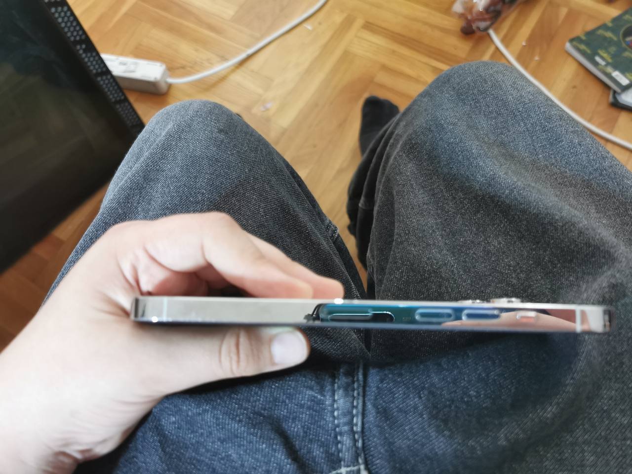 iPhone 14 Pro Max, разбитая задняя крышка, АКБ 79% — Нови Сад, Сербия iPhone 14 Pro Max, разбитая задняя крышка, АКБ 79% — Нови Сад, Сербия