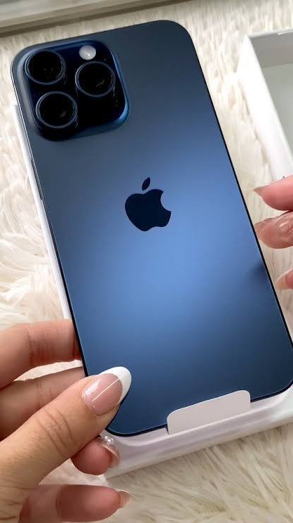 iPhone 15 Pro Max 512GB eSIM only, 96% battery — Antalya, Turkey