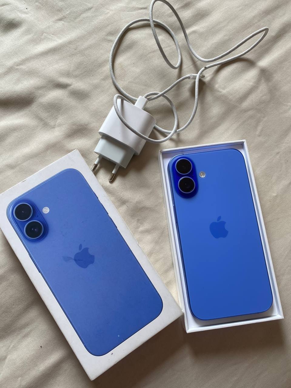 iPhone 16 con caja y cargador original — usado — Bali, Indonesia