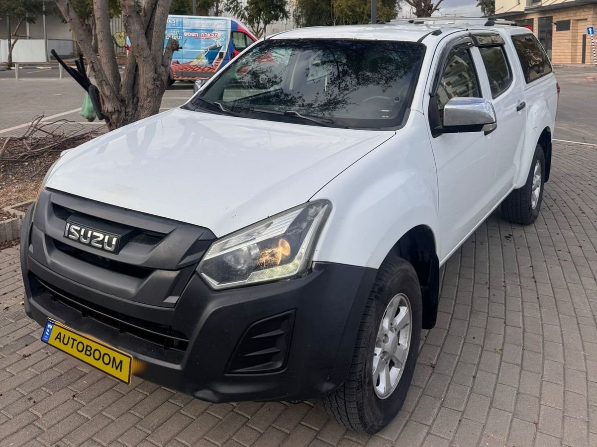 Isuzu D-Max 2019 pickup white, automatic, diesel — Tel Aviv, Israel