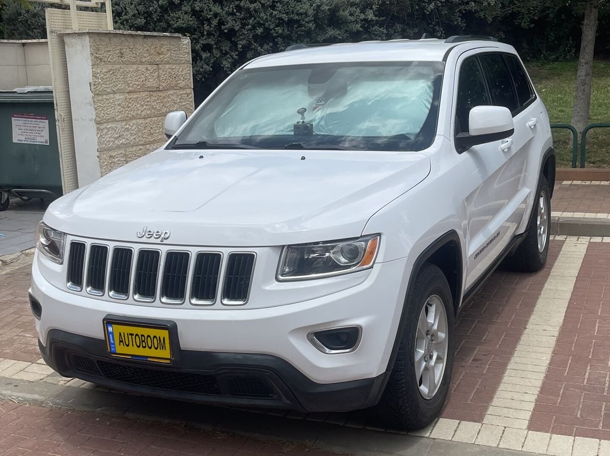 Jeep Grand Cherokee 2015 white automatic — Tel Aviv, Israel