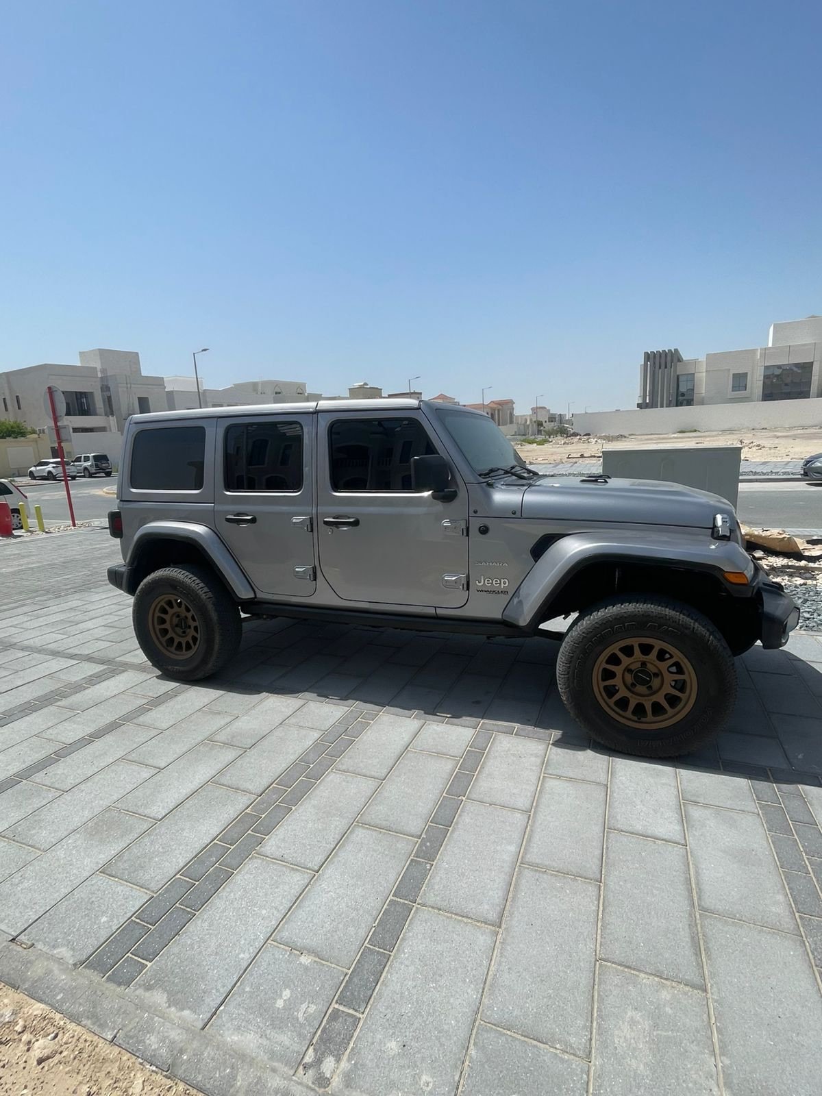 Jeep Wrangler Sport 2019 серебристый — Дубай, ОАЭ