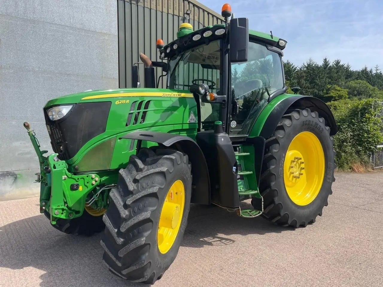 John Deere 6215R 2018 wheel tractor — used — Tbilisi, Georgia