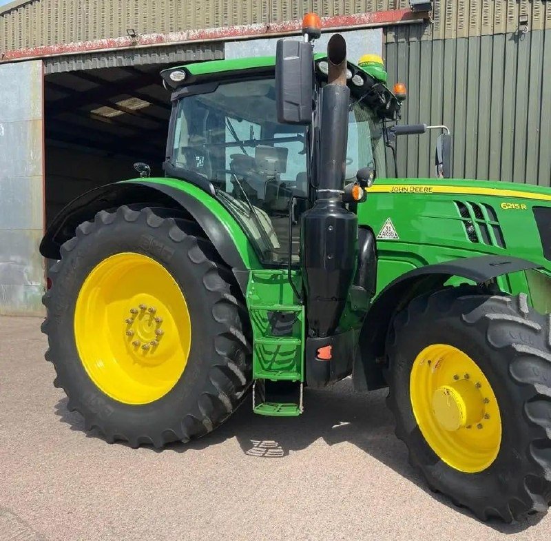 John Deere 6215R 2018 wheel tractor — used — Tbilisi, Georgia