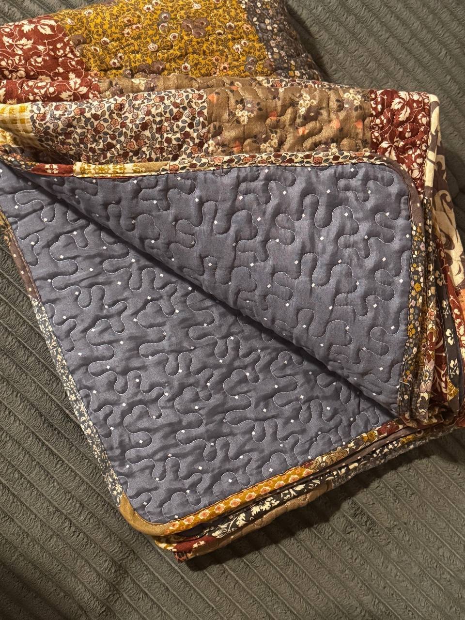 JYSK quilted throw blanket 140x200 cm — excellent — Batumi, Georgia
