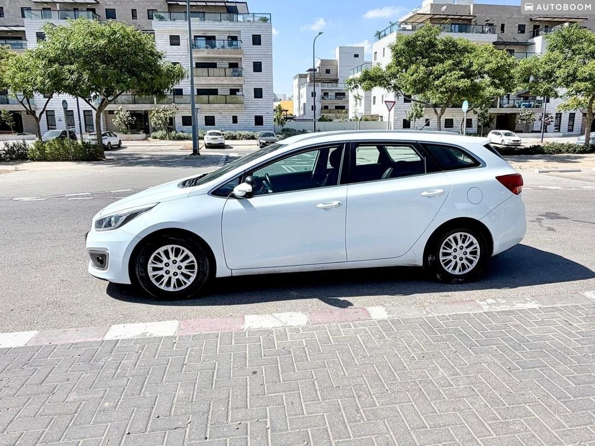 Kia Ceed 2017 wagon 5-door, LX — Tel Aviv, Israel