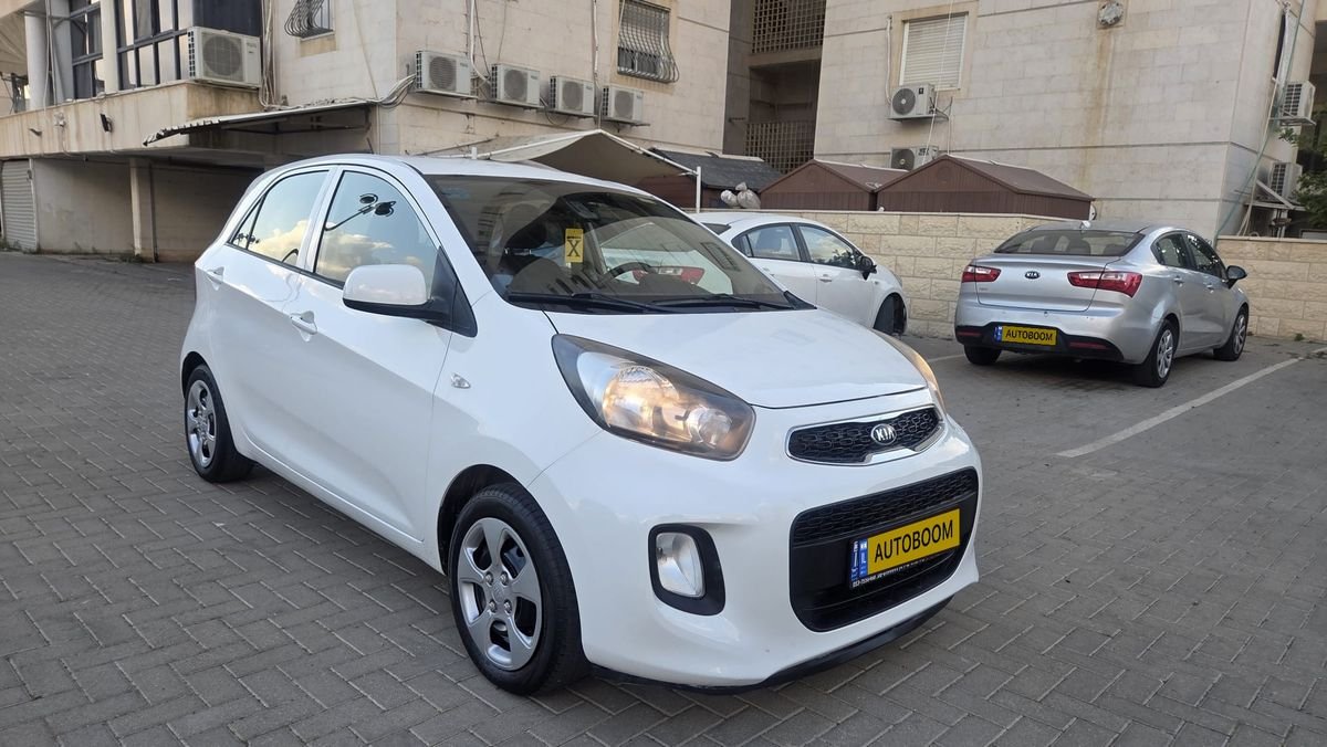 Kia Picanto 2017 LX white automatic — Tel Aviv, Israel