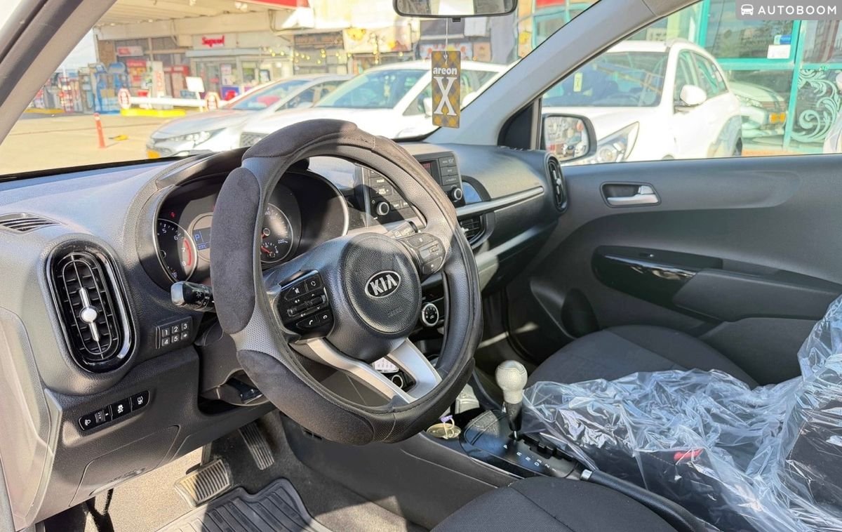 Kia Picanto 2021 white LX automatic — Tel Aviv, Israel