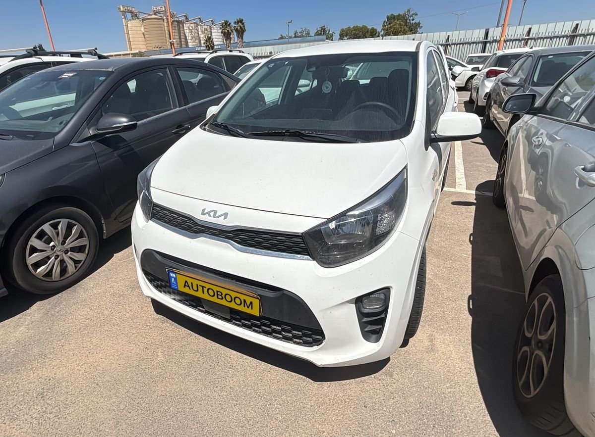 Kia Picanto 2022 white LX automatic — Tel Aviv, Israel