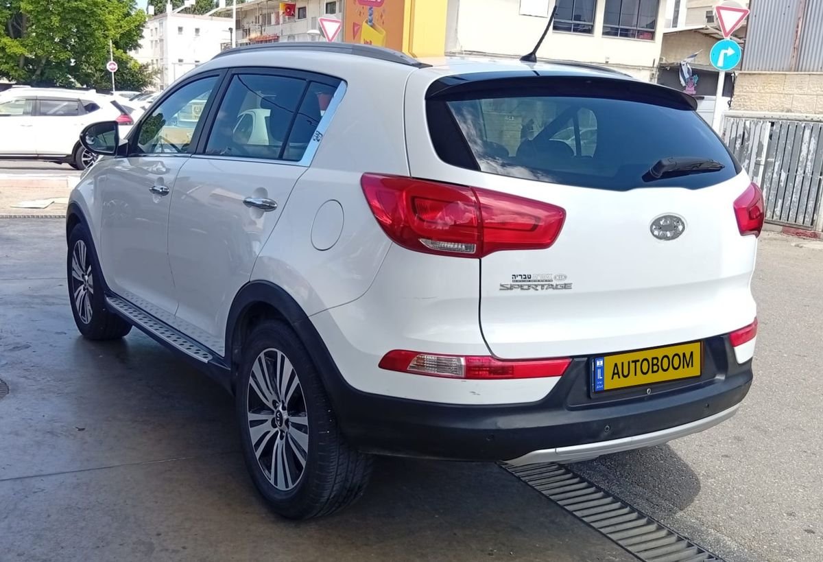 Kia Sportage 2015 white EX automatic — Tel Aviv, Israel