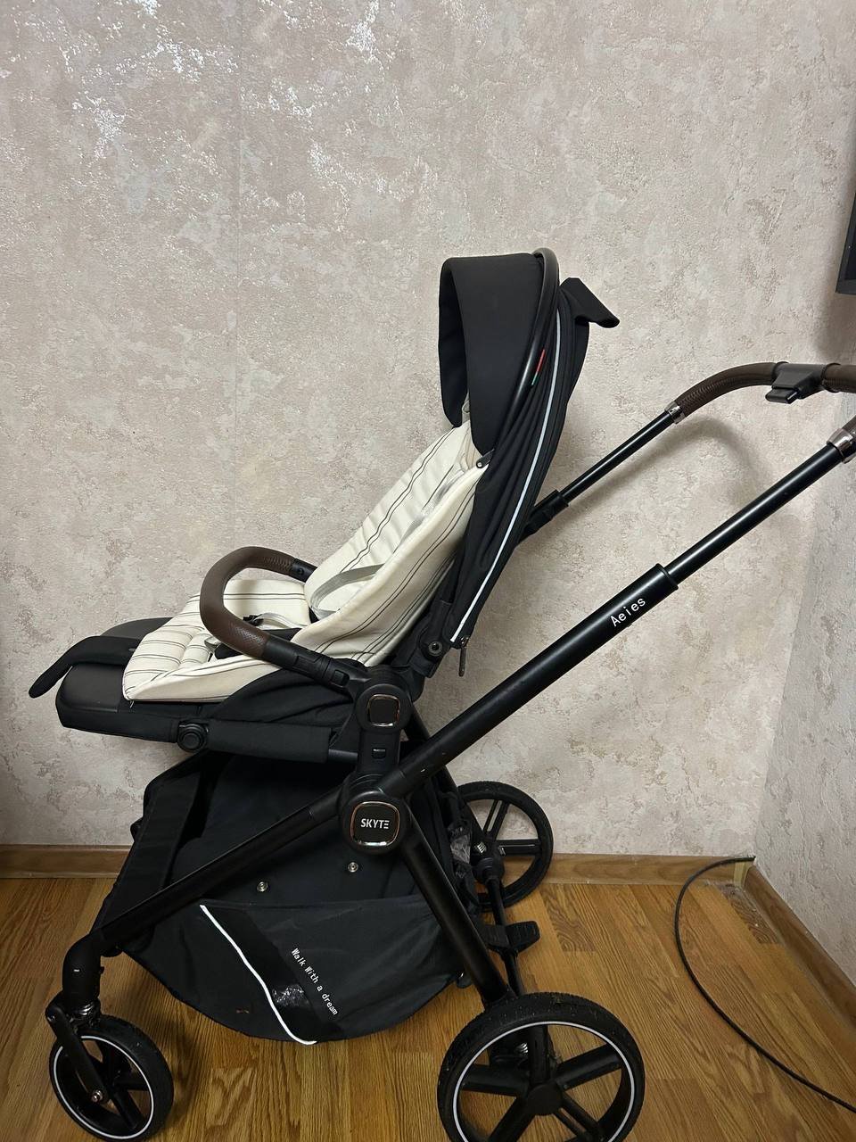 Прогулочная коляска Kidilo Aeies A2 черная — Москва, Россия Прогулочная коляска Kidilo Aeies A2 черная — Москва, Россия