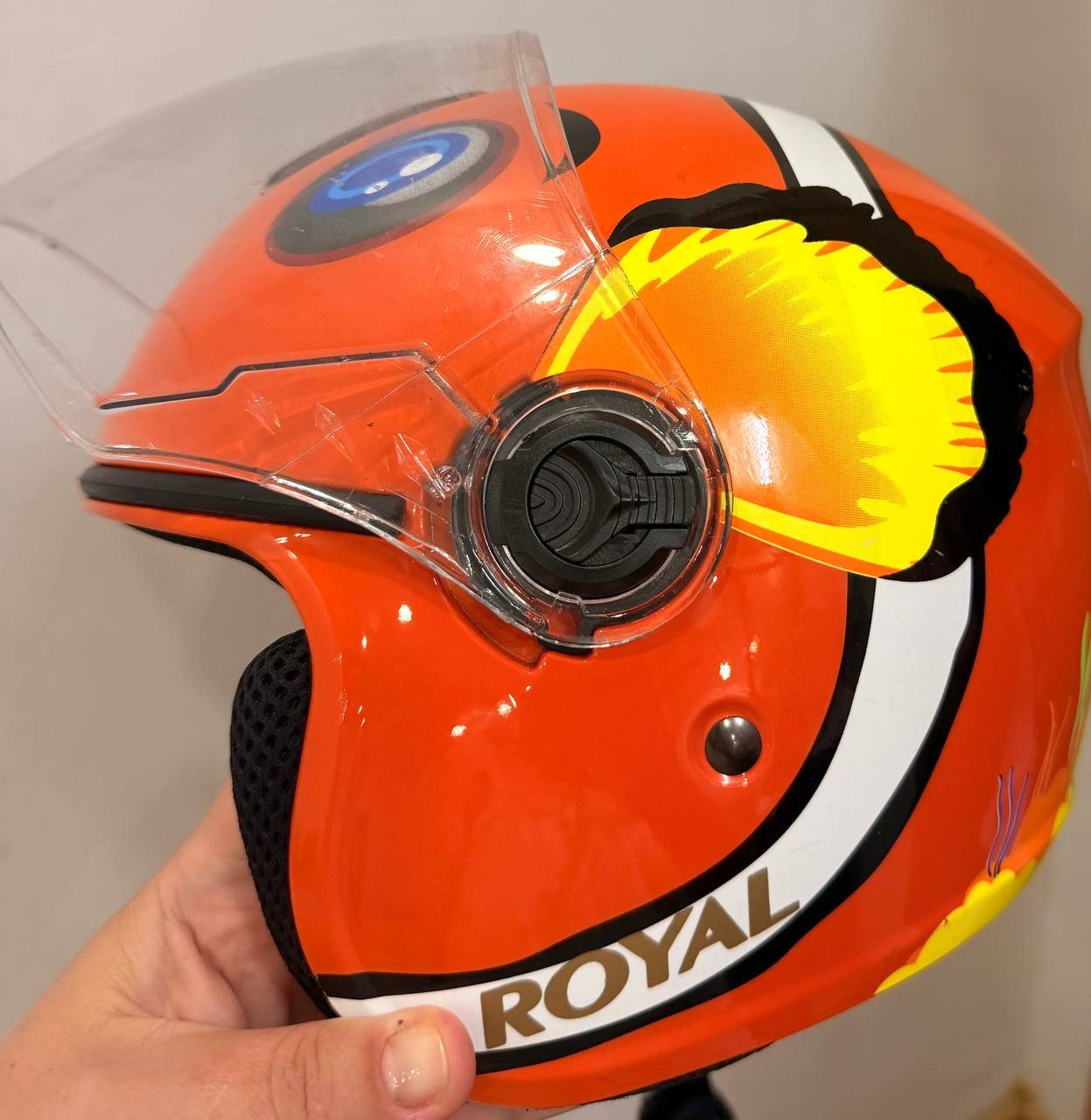 Casco infantil ROYAL talla M 52-53 cm — Nha Trang, Vietnam