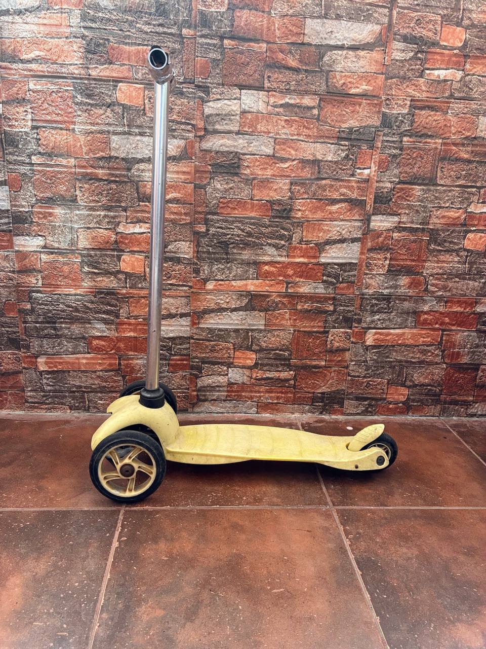 Patinete infantil (gratis) — Moscú, Rusia