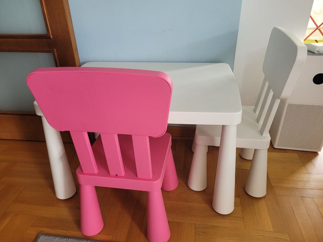 طاولة أطفال وكرسيان من IKEA مستعملان — used — بلغراد, صربيا
