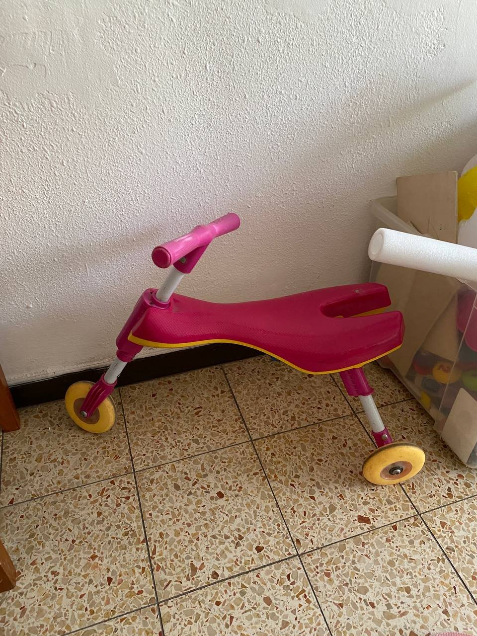 Kids tricycle pink — Rishon LeZion, Israel Kids tricycle pink — Rishon LeZion, Israel