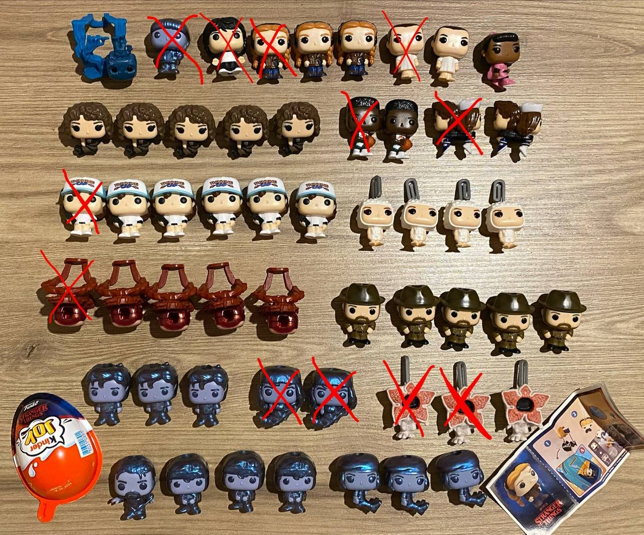 دمى Kinder Joy Stranger Things (24 قطعة) — باتومي, جورجيا