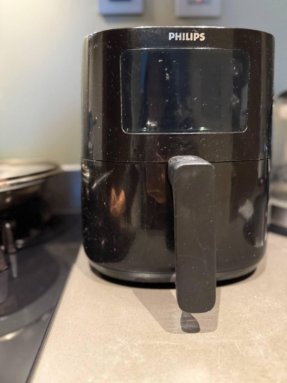 Kitchen appliances set: air fryer, waffle maker, kettle, steamer — excellent, rarely used — Dubai, UAE