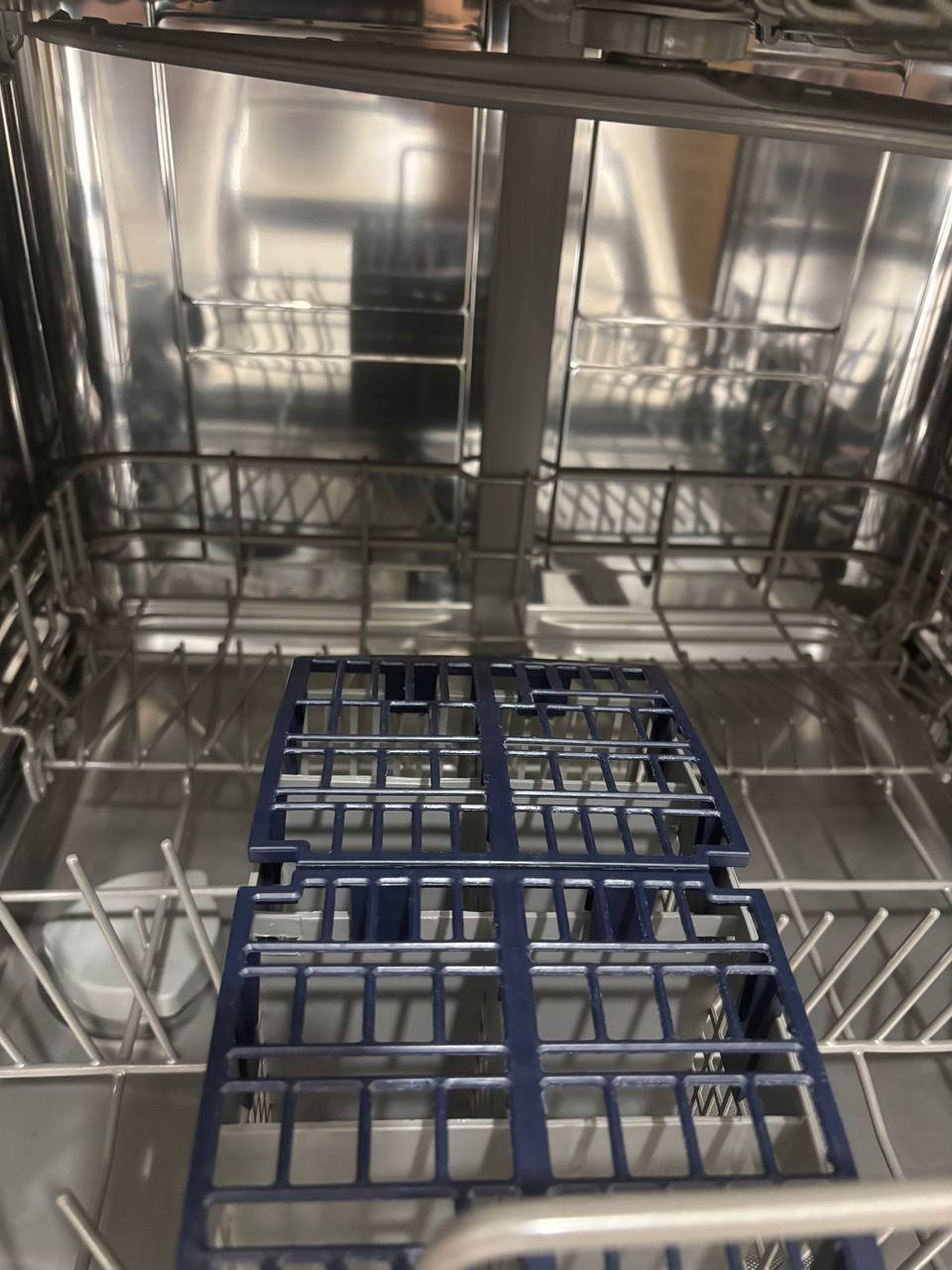 KUBO KBDW8565N WH dishwasher 60 cm — Valencia, Spain