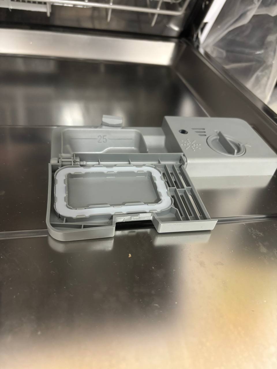KUBO KBDW8565N WH dishwasher 60 cm — Valencia, Spain