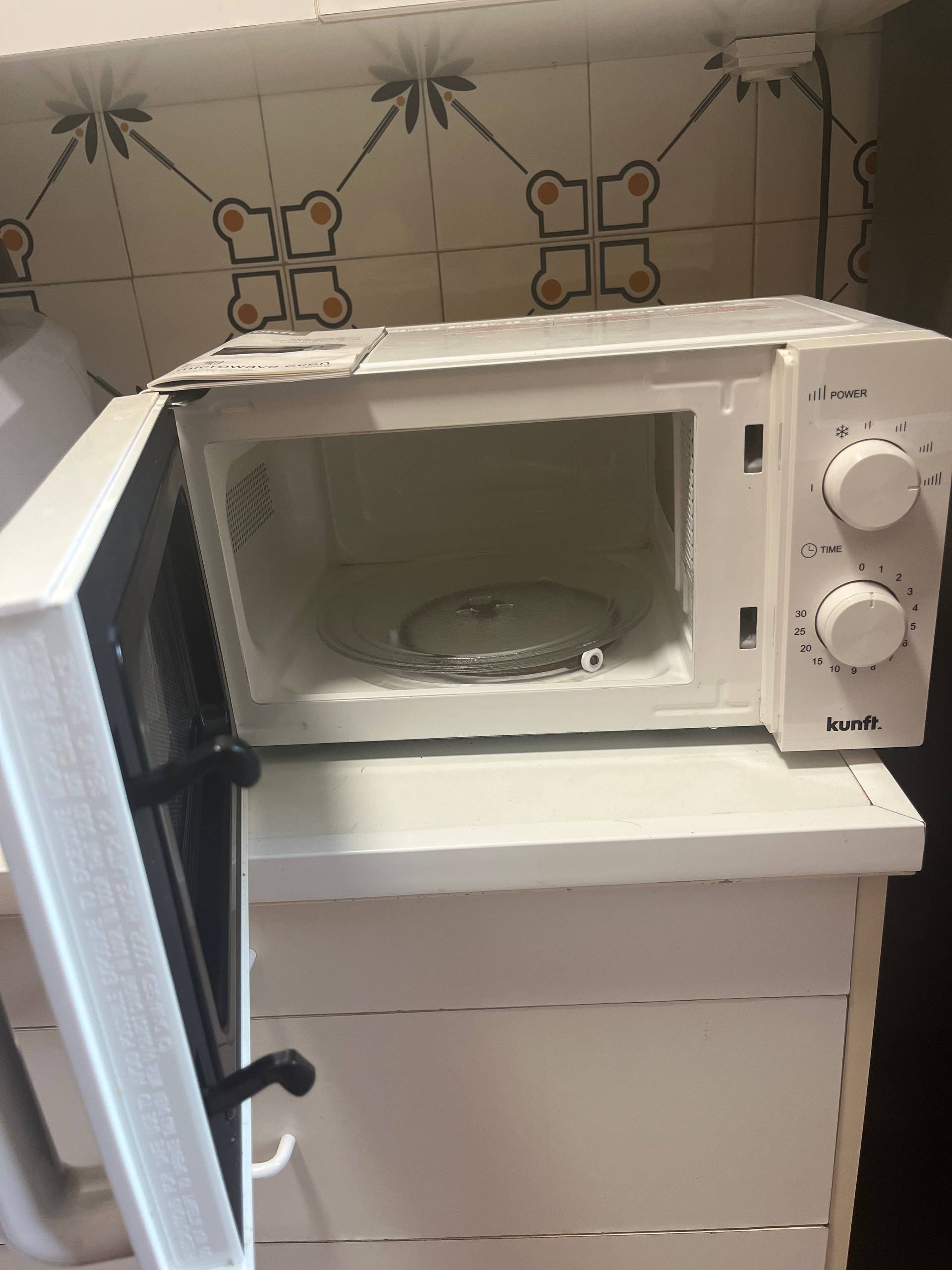 Kunft microwave oven used — used — Tenerife, Spain