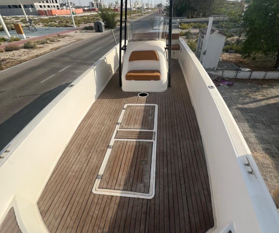Laser 32 ft boat (no engines) with canopy & gear — used — Abu Dhabi, UAE