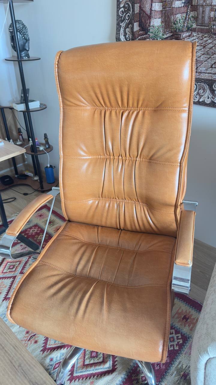 Leather office chair 2000 TL — used — Istanbul, Turkey