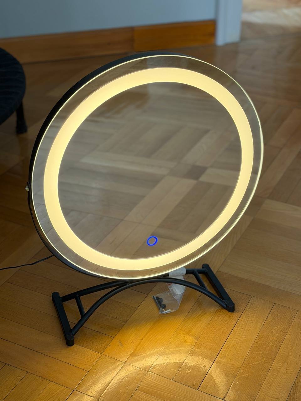 Настольное зеркало с подсветкой LED, 3 режима — Белград, Сербия Настольное зеркало с подсветкой LED, 3 режима — Белград, Сербия