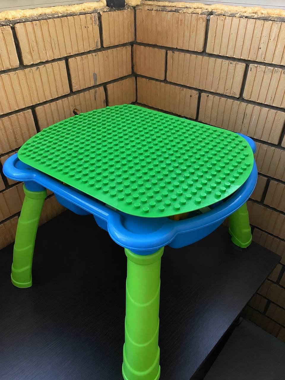 Mesita con Lego, 1500 RUB, nueva — Moscú, Rusia