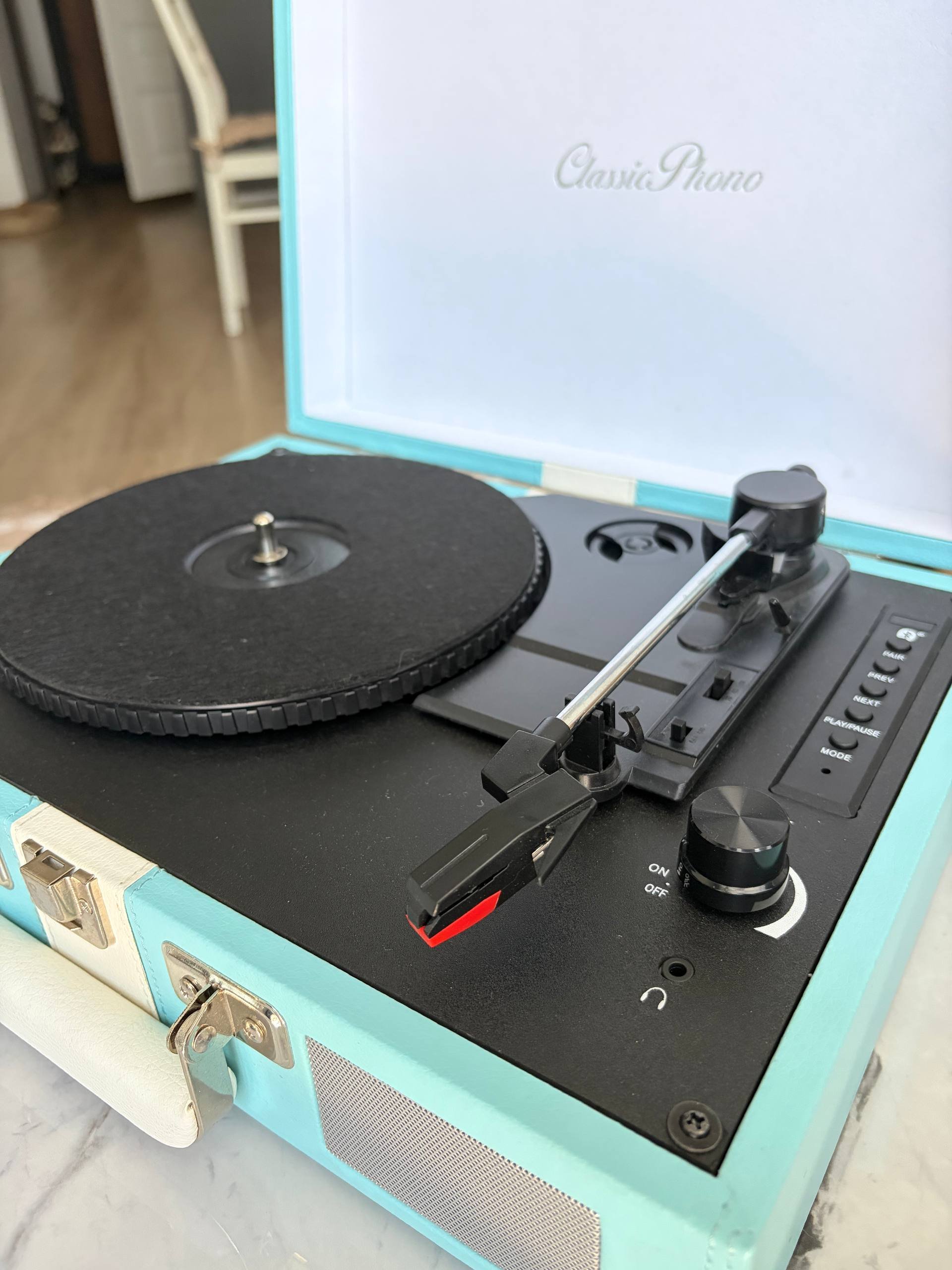 Lenco TT-110 turntable with vinyl records (15 pcs) — Batumi, Georgia Lenco TT-110 turntable with vinyl records (15 pcs) — used — Batumi, Georgia