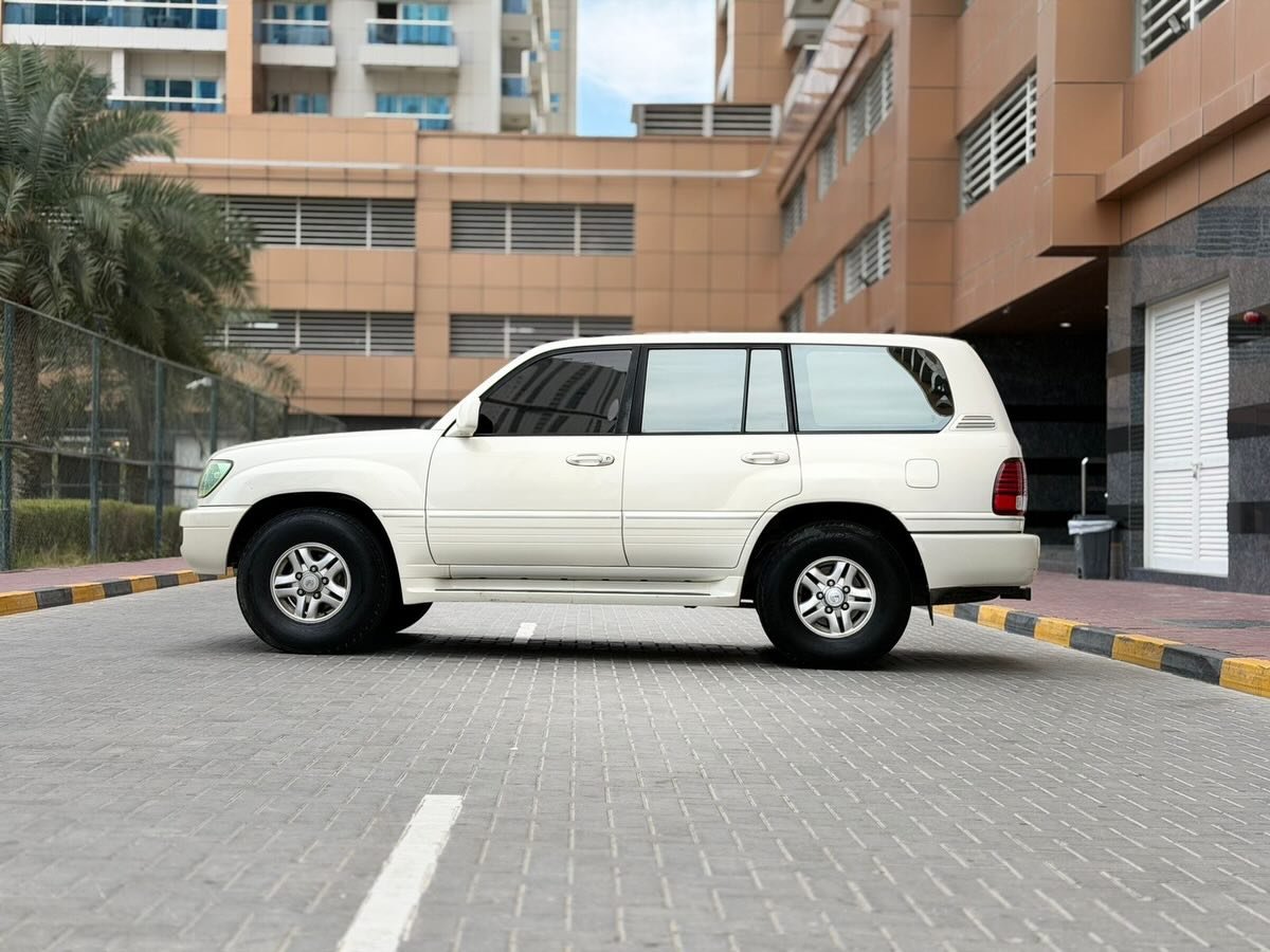 Lexus 2000 station wagon, fully loaded, clean — Dubai, UAE Lexus 2000 station wagon, fully loaded, clean — clean — Dubai, UAE