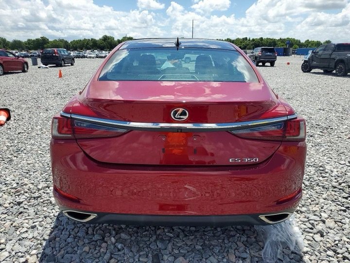 Lexus ES 350 2024 red (damaged) — damaged — Dubai, UAE