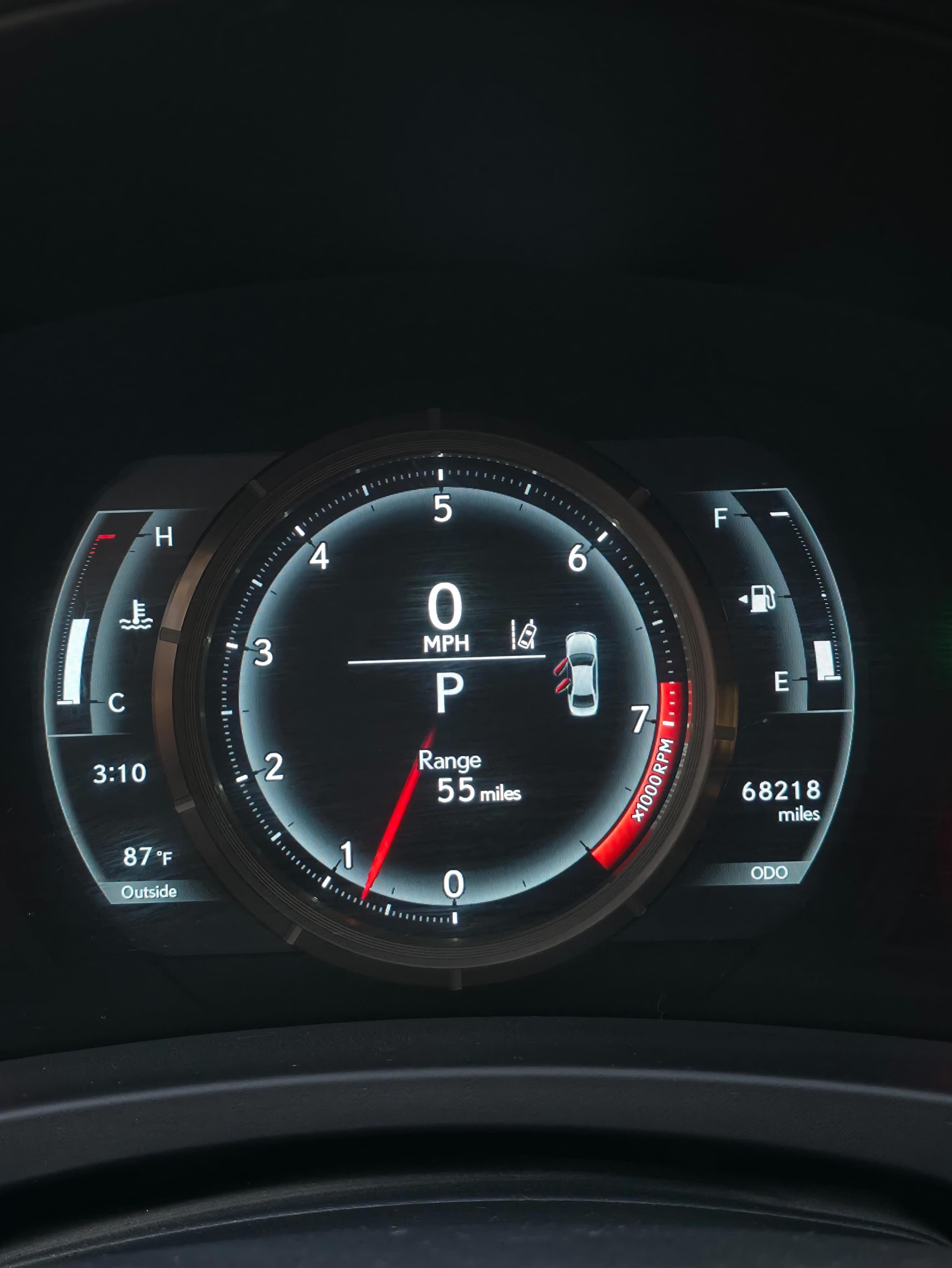 لكزس GS F 2018 أسود، داخلية حمراء، 62000 درهم — ممتاز — دبي, الإمارات