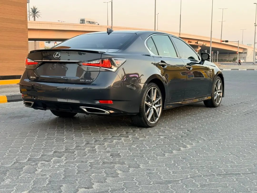 Lexus GSF 2018 задний привод, 65 000 AED Lexus GSF 2018 задний привод, 65 000 AED