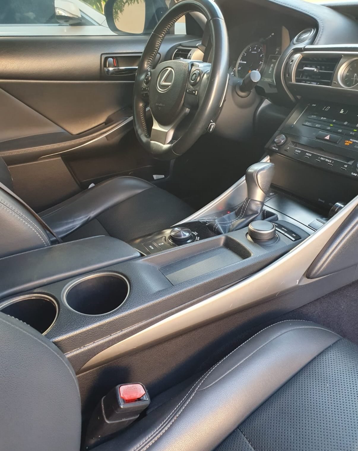 Lexus IS 250 2014 черный, full options, пробег 206200 км — Дубай, ОАЭ