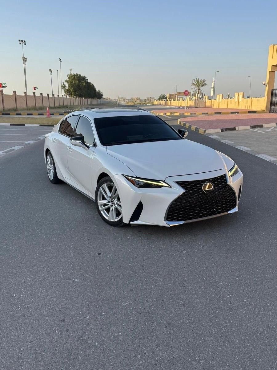 لكزس IS 300 2022 (خليجي) — 127000 كم، أوتوماتيك — used - very clean — دبي, الإمارات