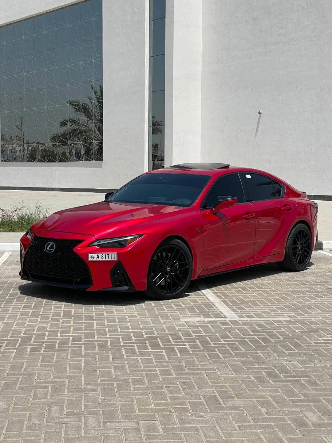لكزس IS F 500 2023، 26 ألف كم، تجهيزات كاملة — حالة الوكيل — عجمان, الإمارات