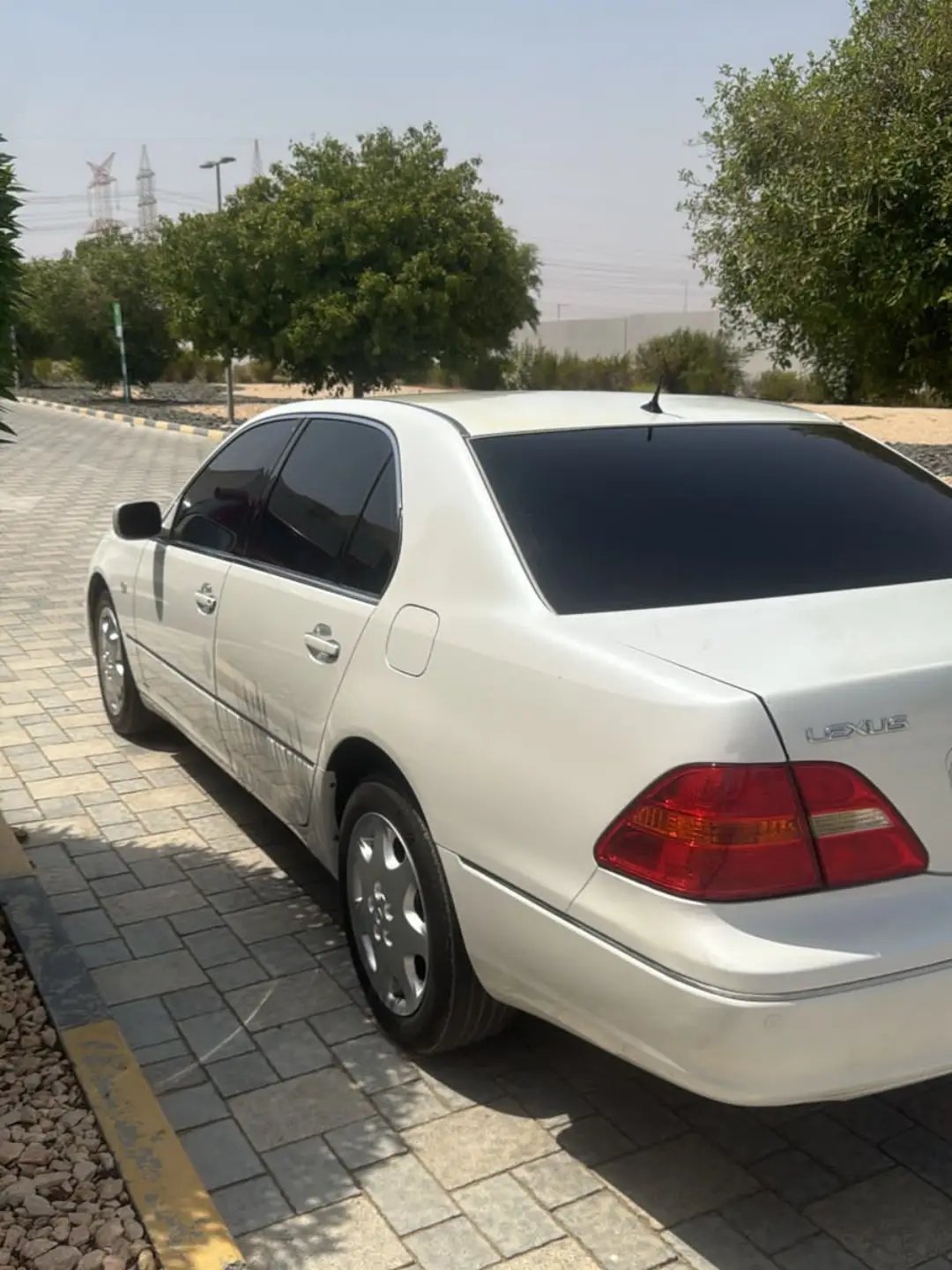 Lexus LS430 2003, 9 тыс. AED, автомат, чистый — очень чистый — Дубай, ОАЭ