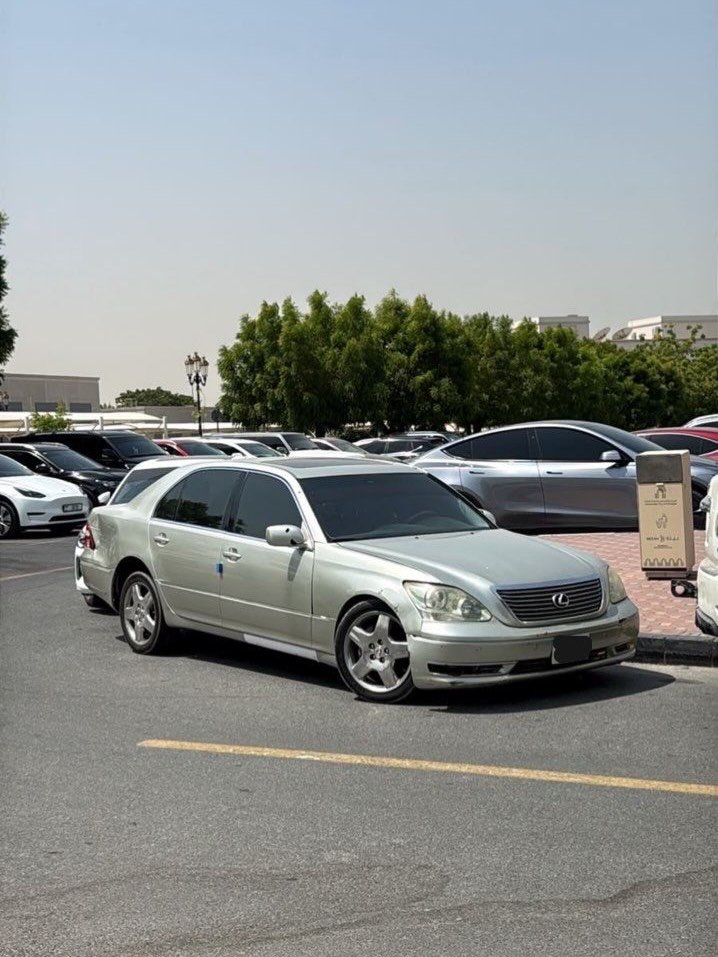 Lexus LS430 2003 серебристый, 9,250 AED — Дубай, ОАЭ
