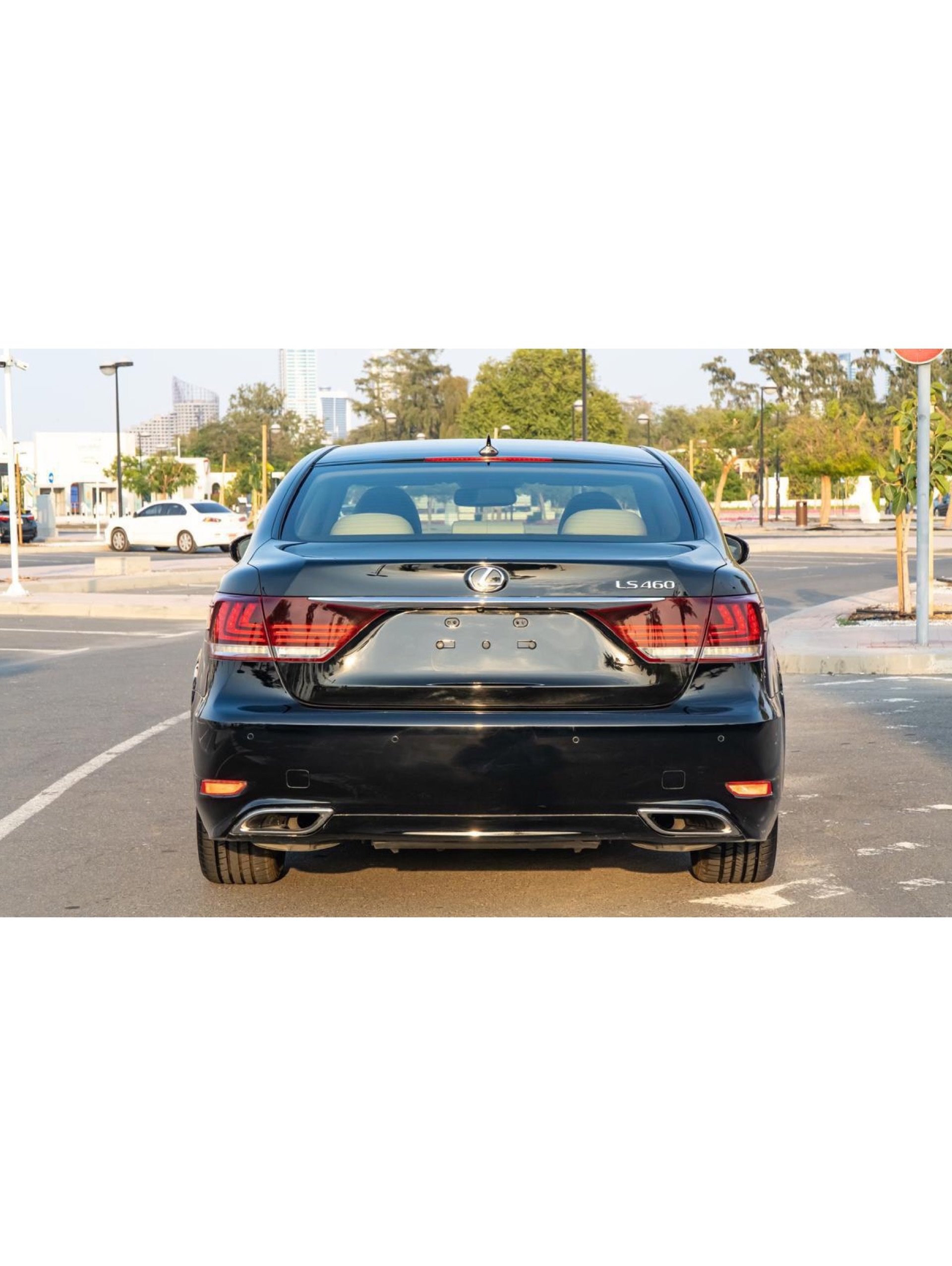 Lexus LS460 L 2013 negro, full equipamiento — Dubái, EAU Lexus LS460 L 2013 negro, full equipamiento — Dubái, EAU