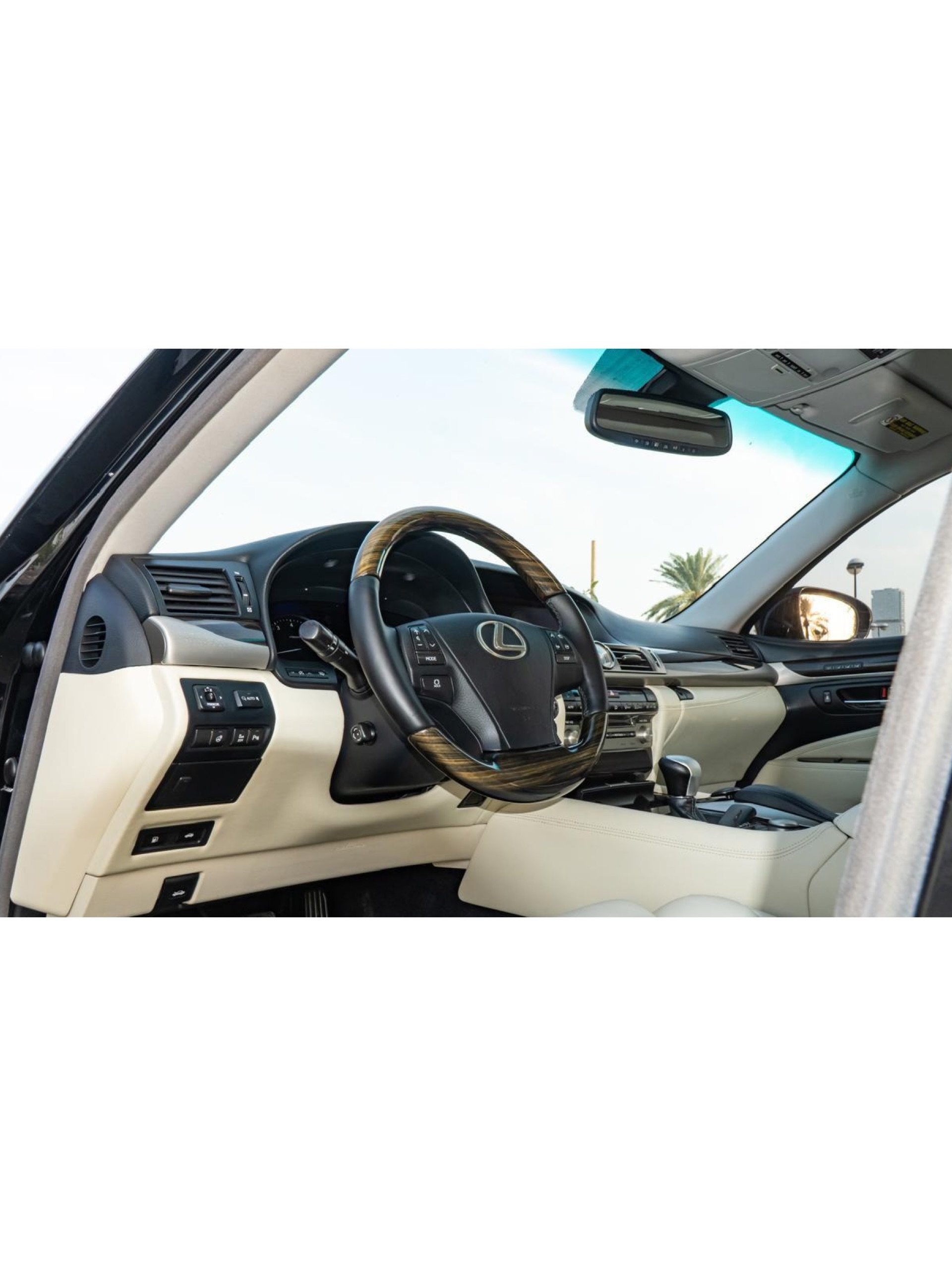 Lexus LS460 L 2013 negro, full equipamiento — Dubái, EAU Lexus LS460 L 2013 negro, full equipamiento — Dubái, EAU