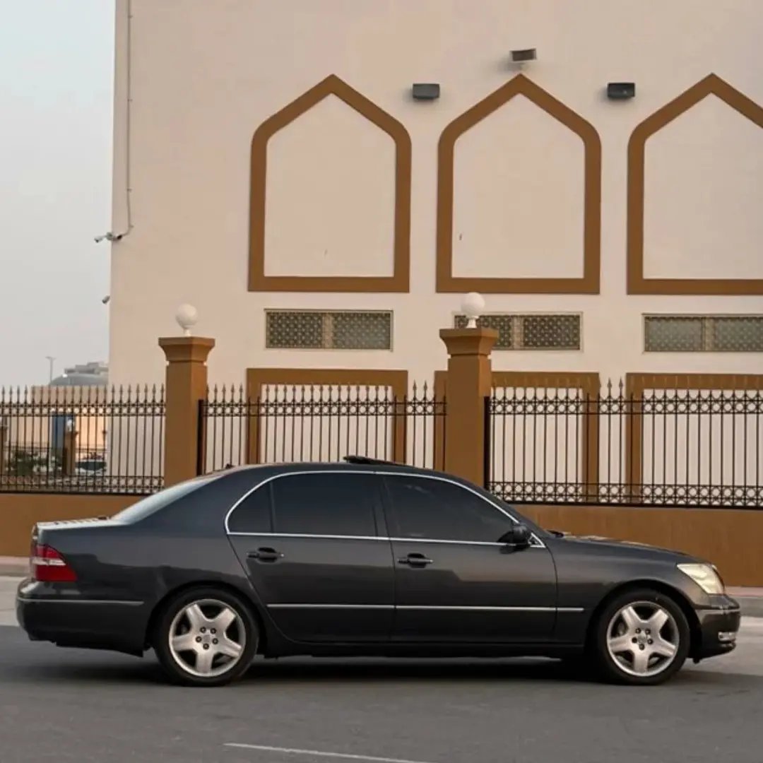 Lexus LS 430 2005 серый салон зaни — Дубай, ОАЭ